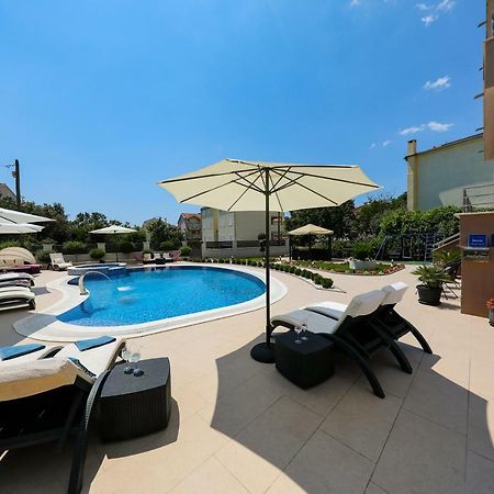Apartments Tony Biograd Na Moru Esterno foto