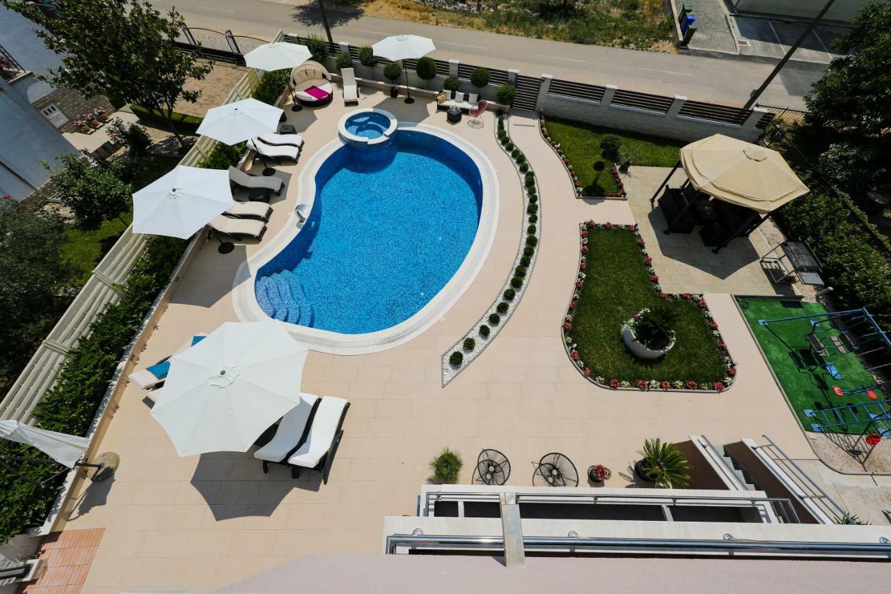 Apartments Tony Biograd Na Moru Esterno foto