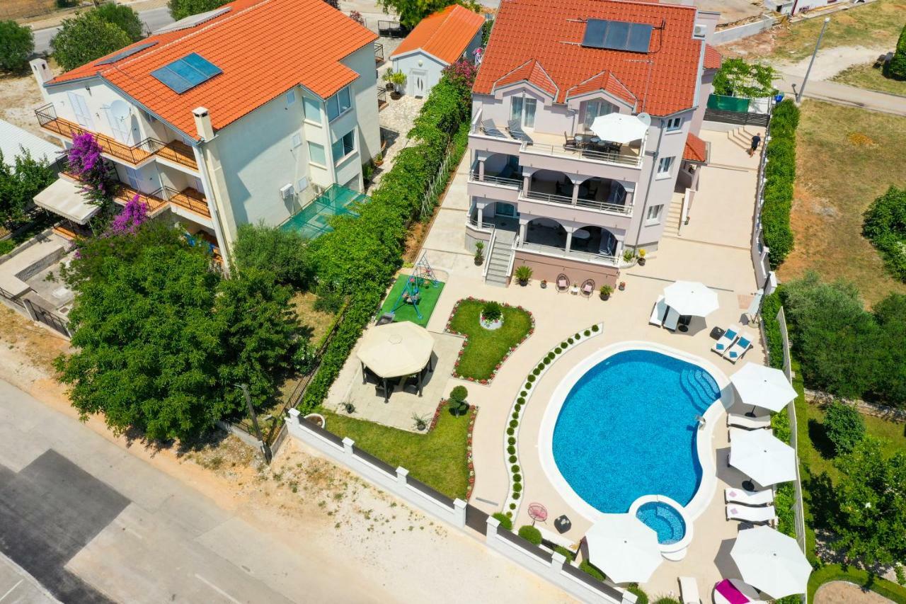 Apartments Tony Biograd Na Moru Esterno foto